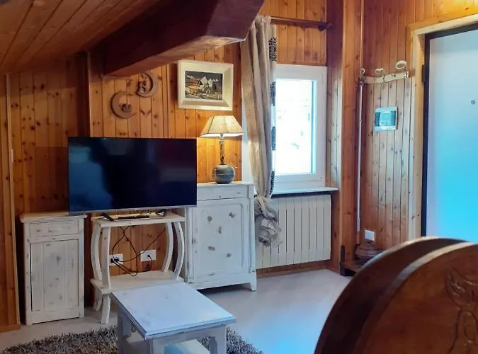 Graziosa Mansarda Rustica - Cir Vda 0038 *